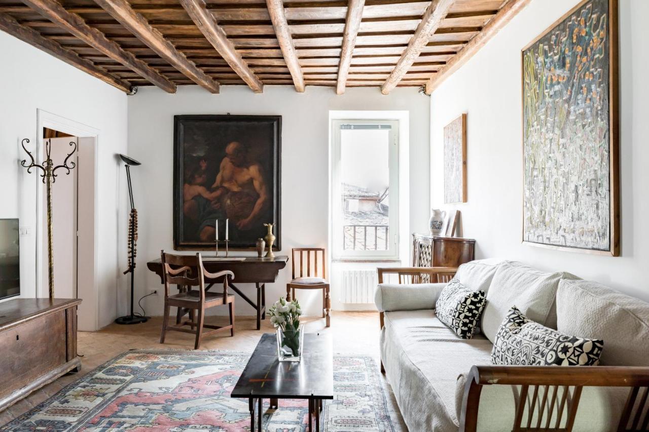 Apartment Classic And Chic In Trastevere