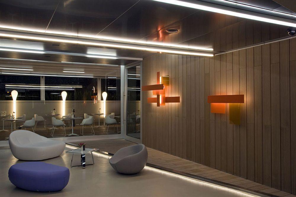 Zone Hotell