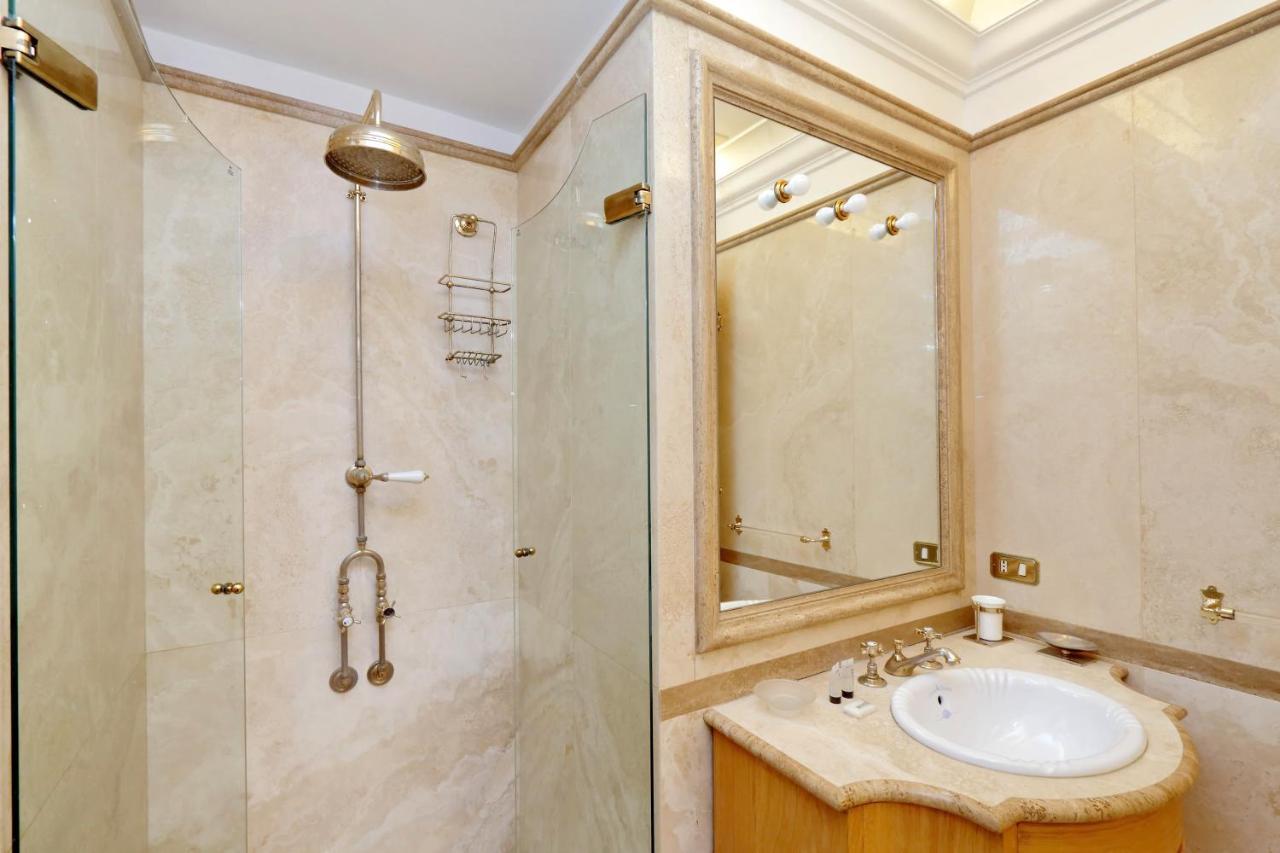 Elegant Nearby Trevi Fountain Apartamento *