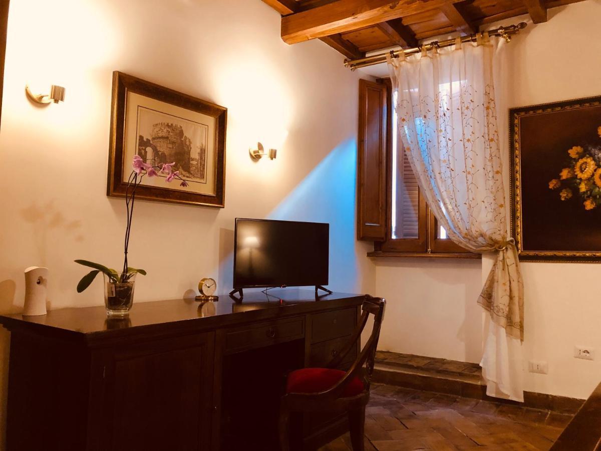 Castle Of Glamour Xvi Century Luxury Aparthotel Roma