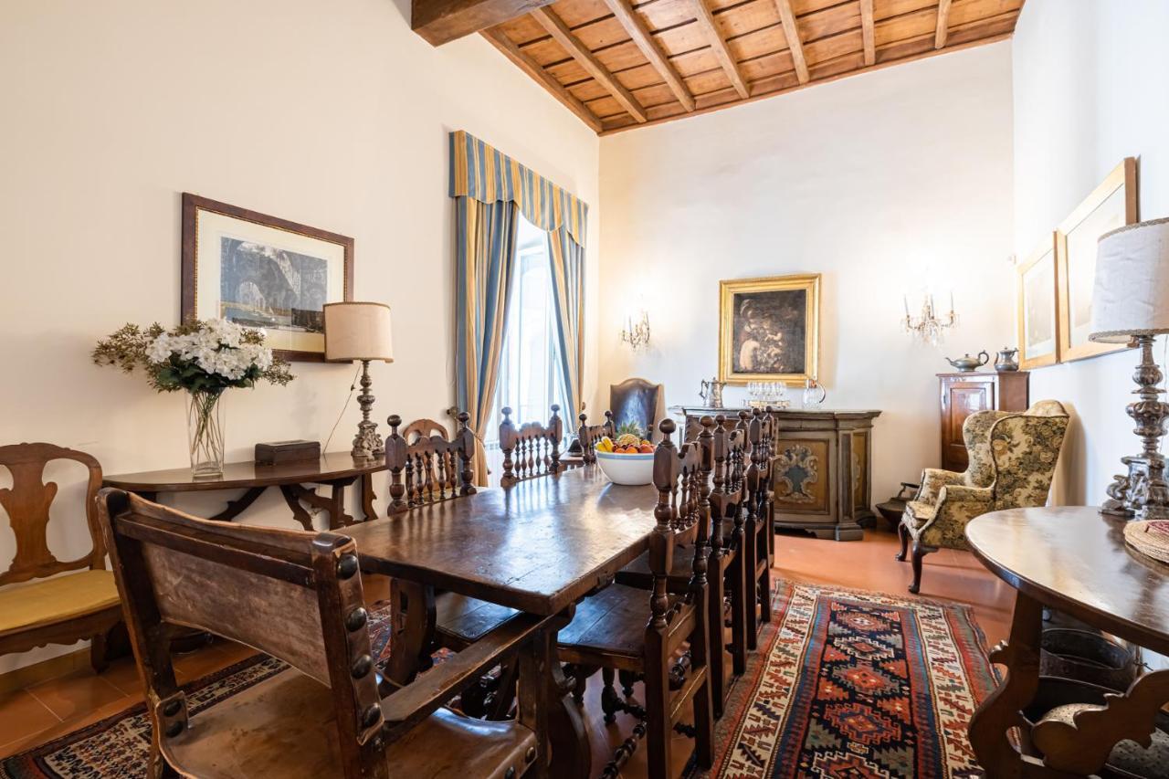 Roman Holiday For 6 By Piazza Navona Apartment