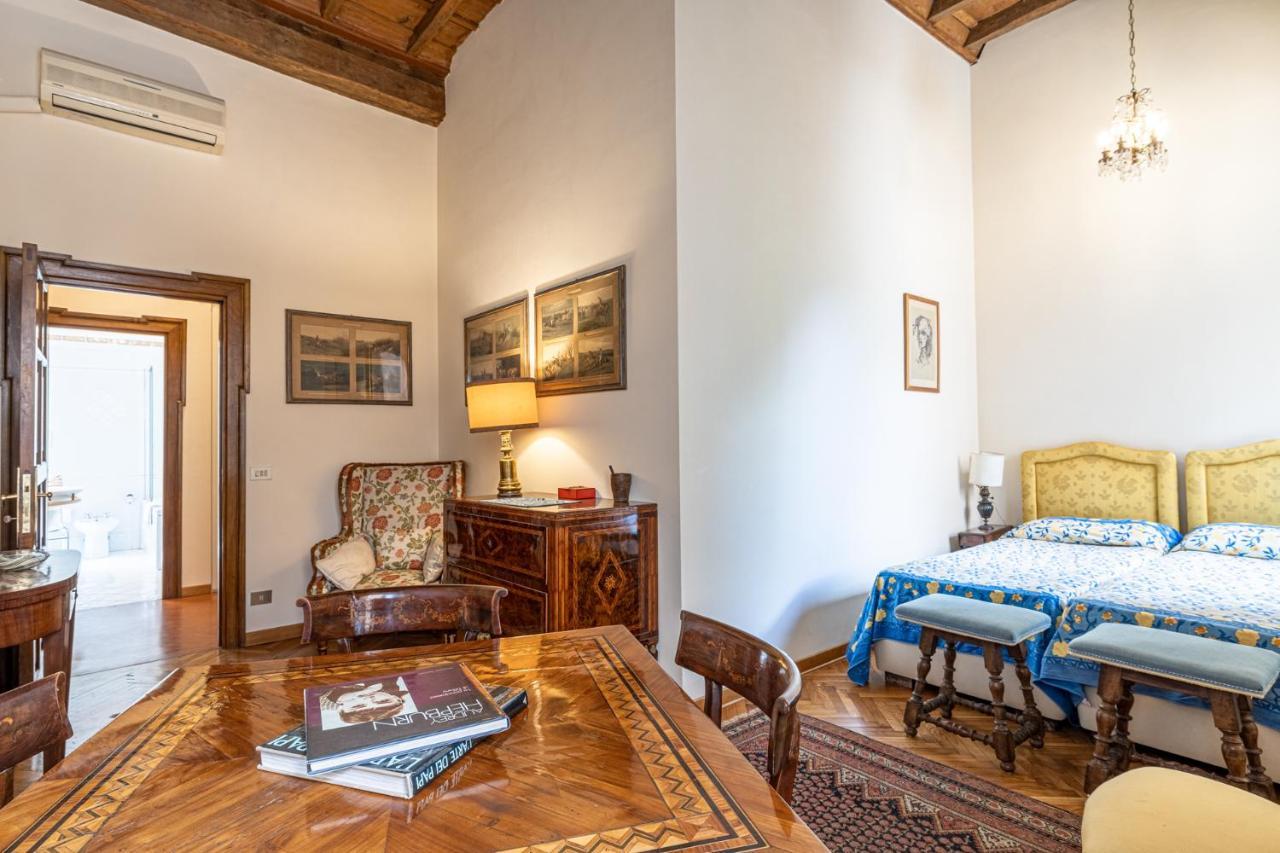 Apartment Roman Holiday For 6 By Piazza Navona Rome