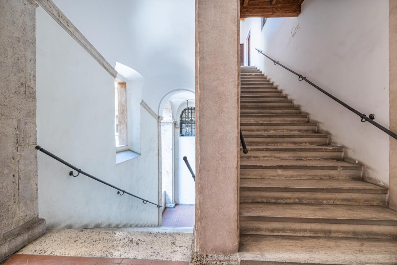 Roman Holiday For 6 By Piazza Navona Apartment Rome
