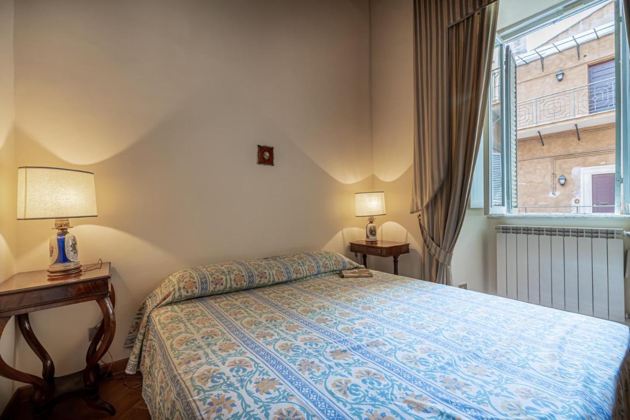Roman Holiday For 6 By Piazza Navona Apartment