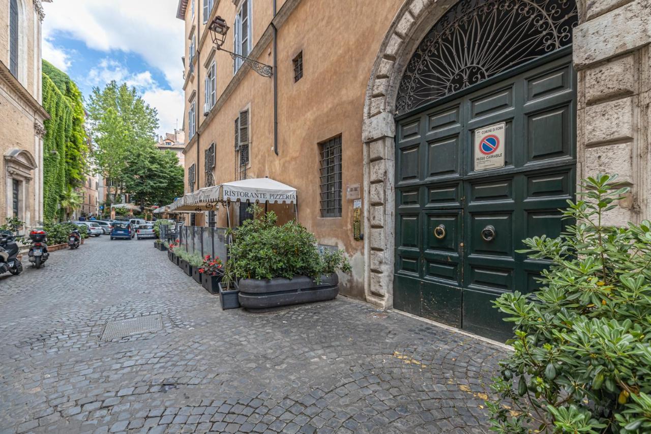 Roman Holiday For 6 By Piazza Navona Apartment