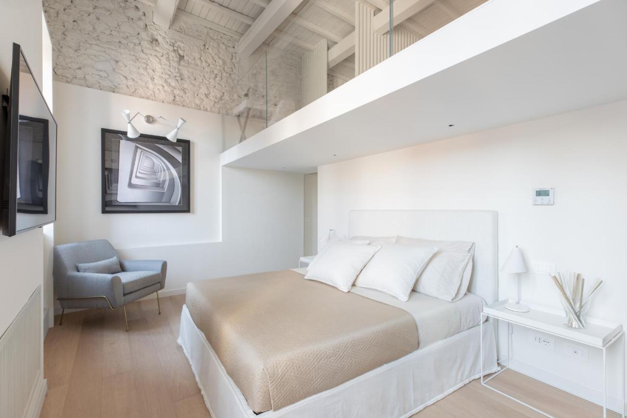 Iflat Hit In Trevi Apartment