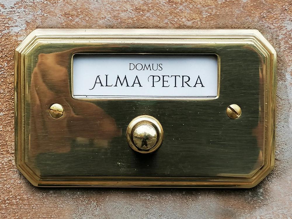 Domus Almapetra Ai Fori Imperiali Apartamento *