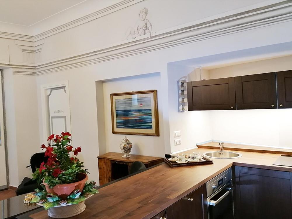 Apartamento Domus Almapetra Ai Fori Imperiali