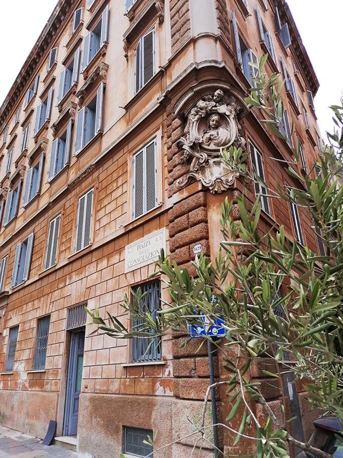 Domus Almapetra Ai Fori Imperiali *