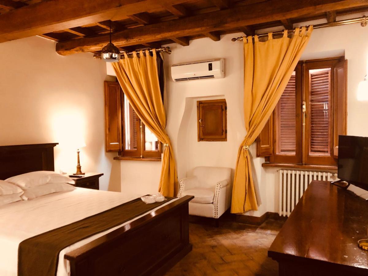 Castle Of Glamour Xvi Century Luxury Roma