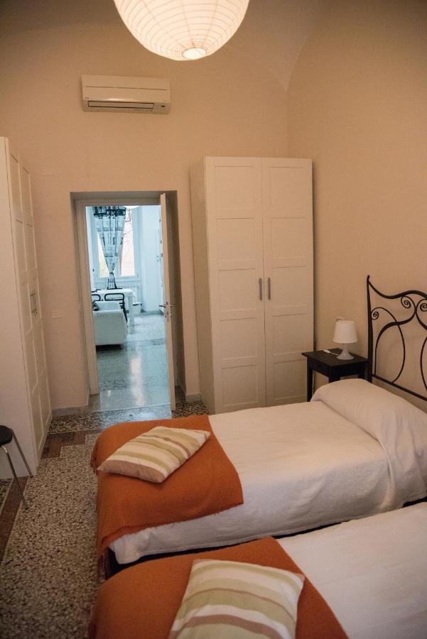 Beautiful And Spacious Next To Termini 10 Minutes From Coliseum Roma