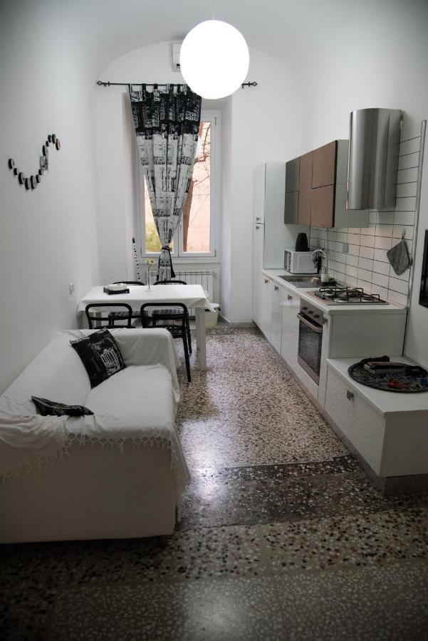 Beautiful And Spacious Next To Termini 10 Minutes From Coliseum Leilighet