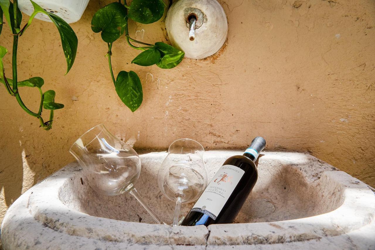 Trevi Fountain Garden Apartment