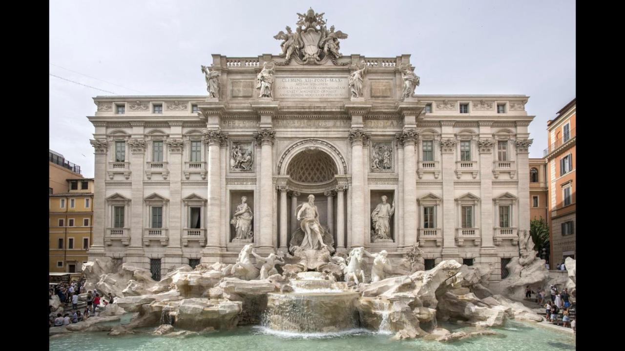 Trevinestrome - Exclusive Trevi Fountain View *