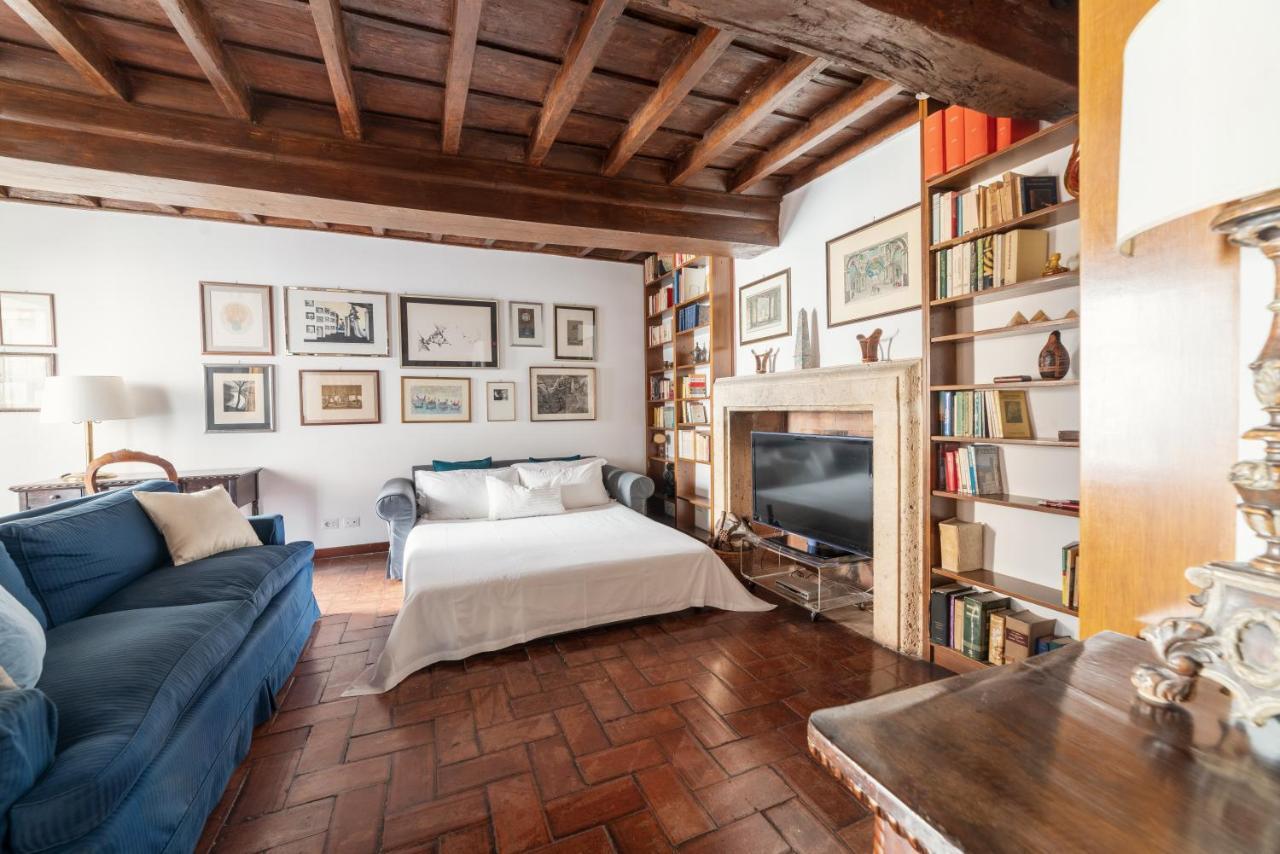 Domus Quiritum Charming, D'epoca A Campo De' Fiori Apartment *