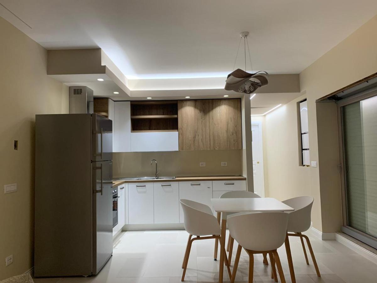 Penthouse Aureliana Attico Con Piscina A Apartamento