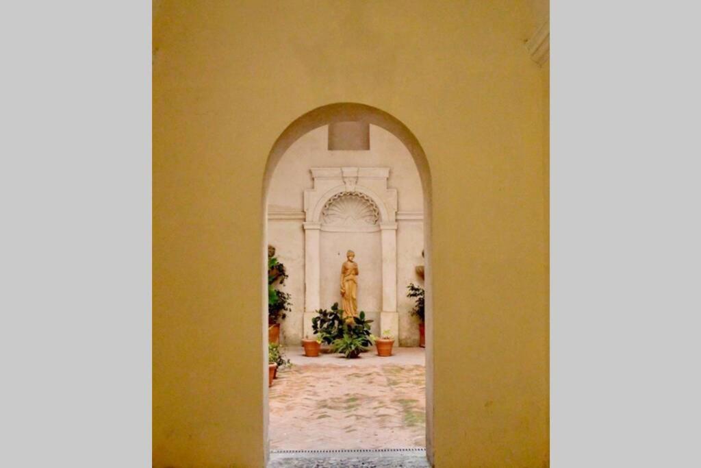 Pettinari Court Roma