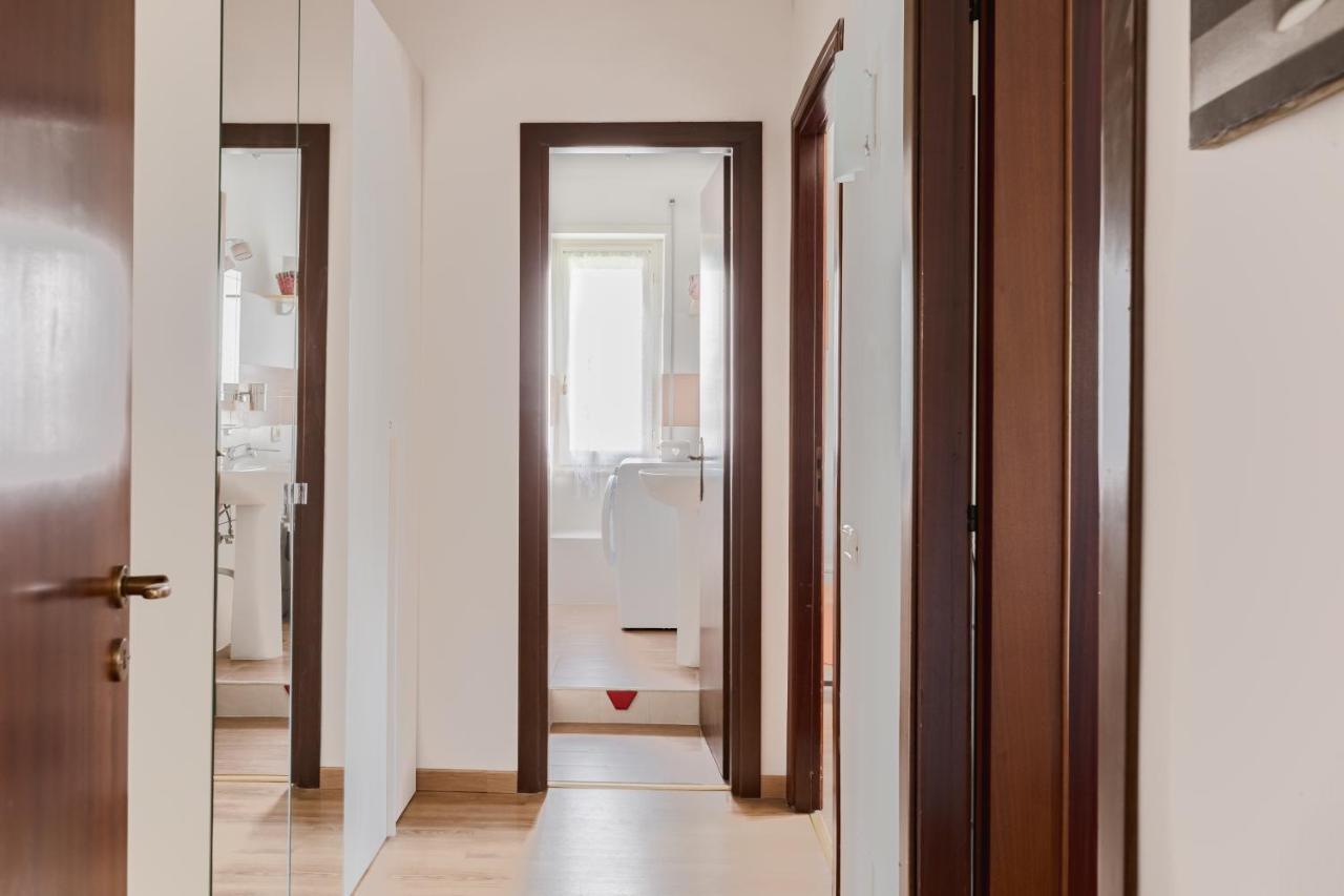 Pelizzi Apartment, 5 Persone, 2 Camere, Balcone, Cinecitta Apartment *
