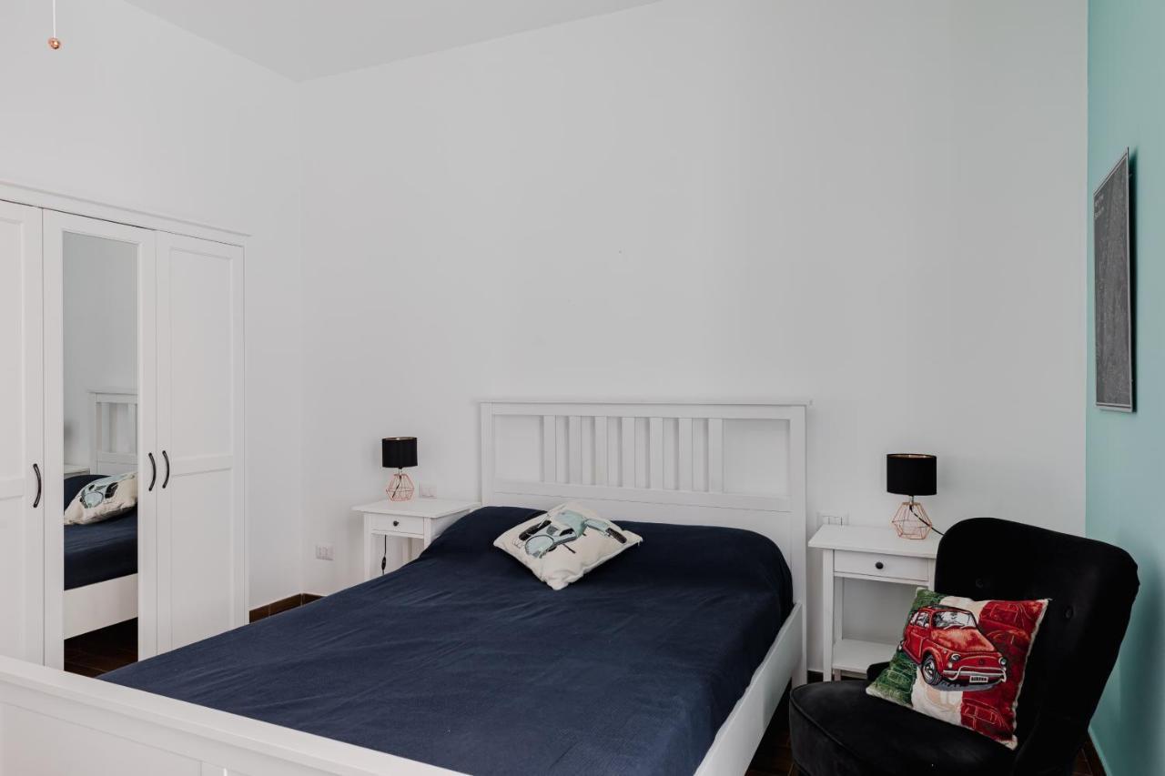 Scarfoglio Apartment, 4 Persone, 2 Camere, Balcone, Wi-fi, Stazione Tiburtina Apartamento *