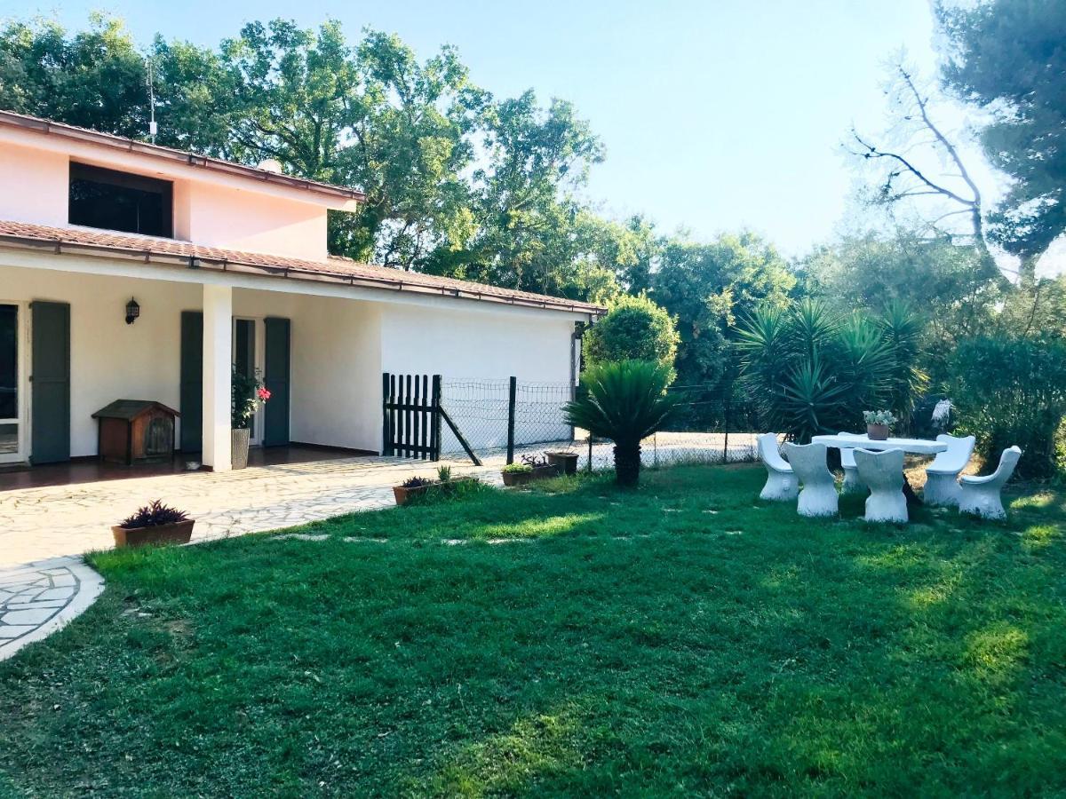 Casa vacanze 3 Bedrooms House With Jacuzzi Enclosed Garden And Wifi At Castel Di Decima *