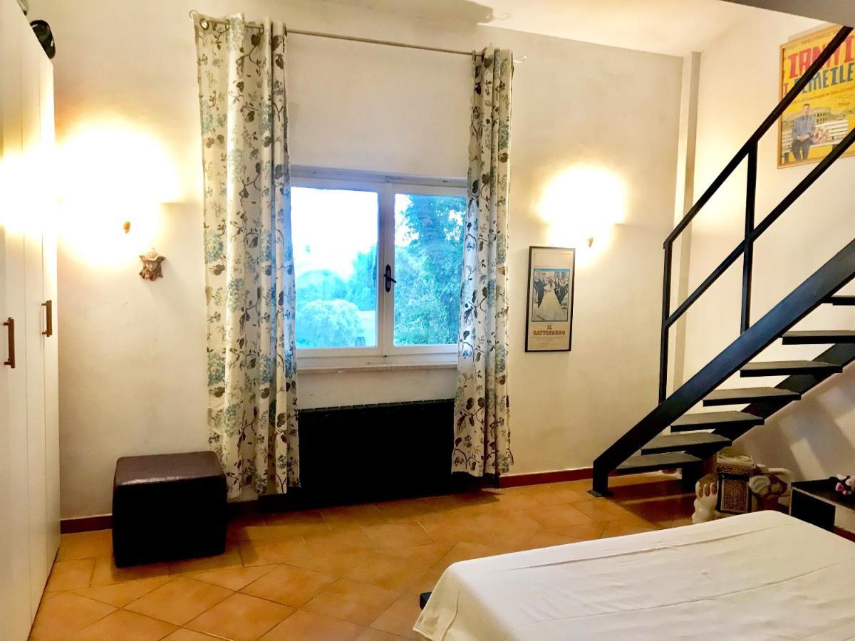 3 Bedrooms House With Jacuzzi Enclosed Garden And Wifi At Castel Di Decima Casa de férias Roma