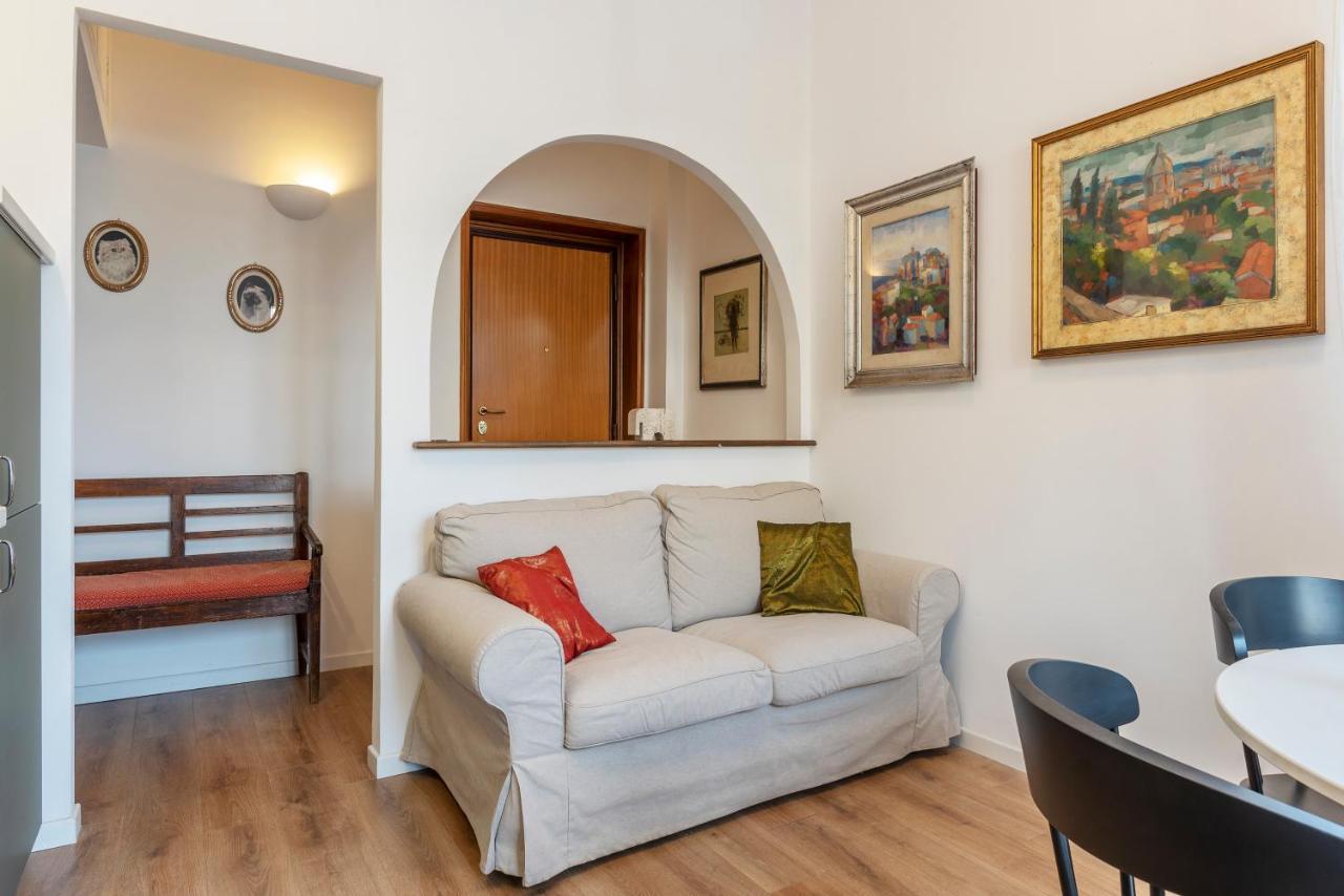Appartamento A Borgo Pio Con Ampio Terrazzo! Roma