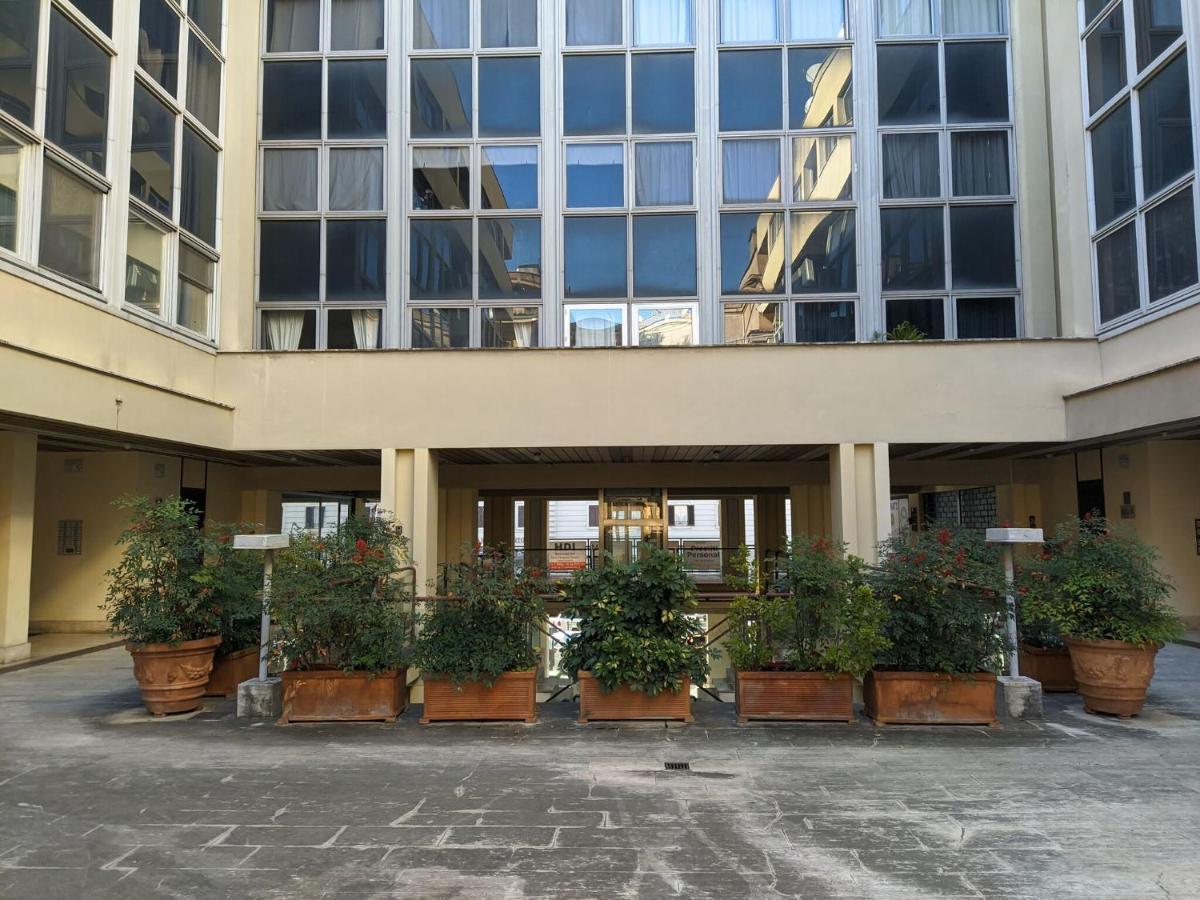 Nice In Near San Giovanni Train Station Apartamento