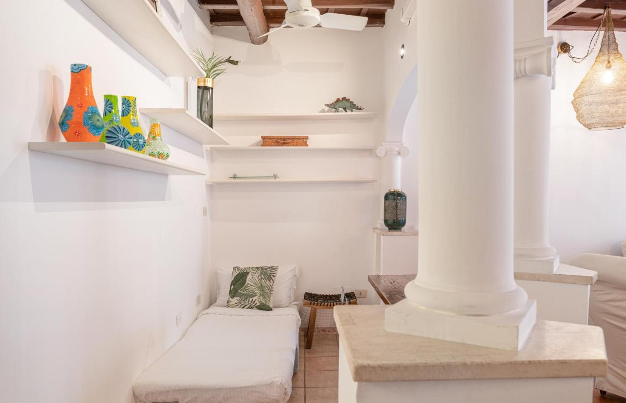 Apartment Stunning Flat With Terrace In Trastevere Rom