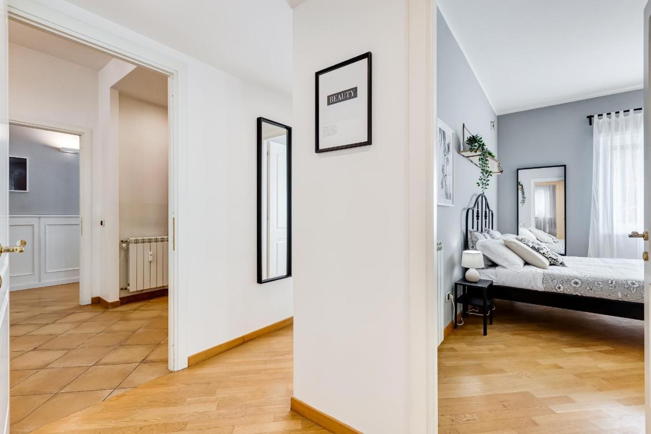 Bmga L Incredible 3bdr With Balcony In Center