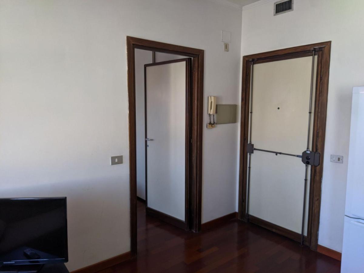 Nice In Near San Giovanni Train Station * Roma