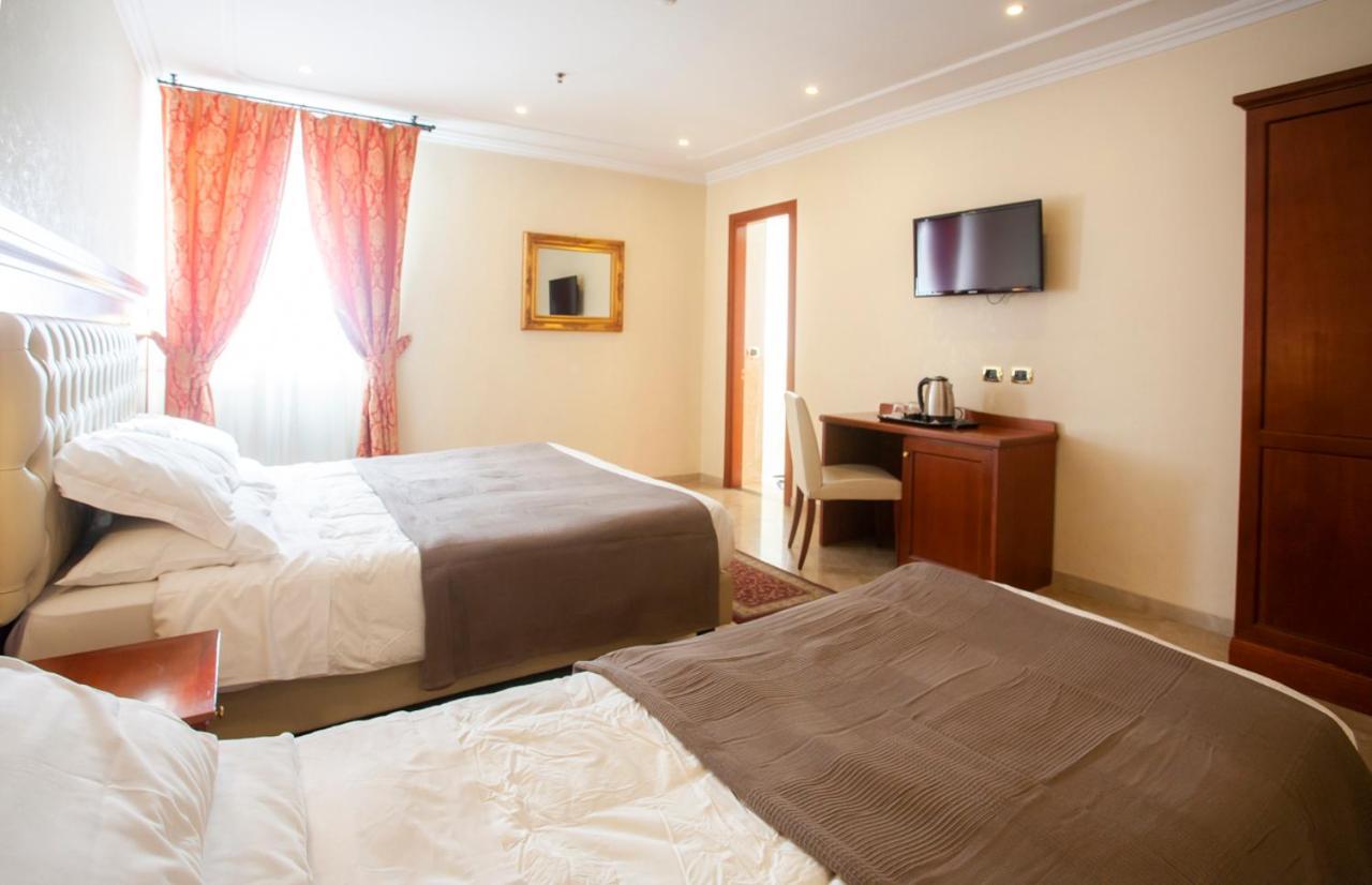 Esposizione House 3*
