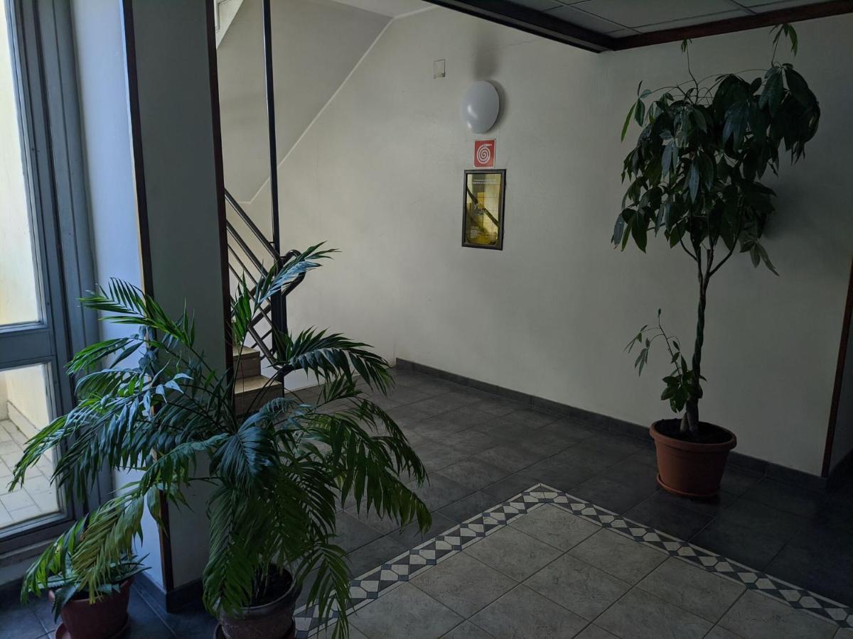 Nice In Near San Giovanni Train Station Apartamento
