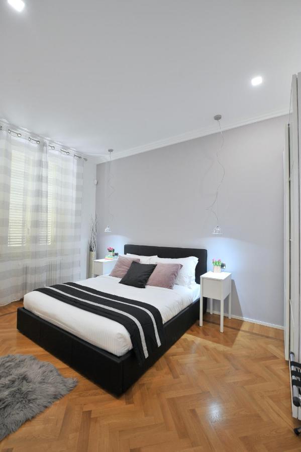 Crispi Modern Flat In The Historic Center