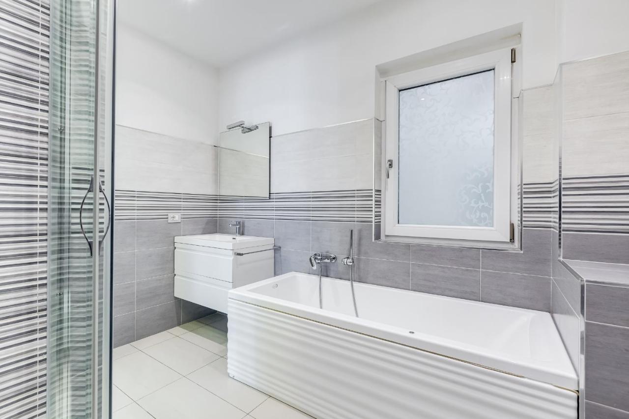 Joice Luxury * Roma