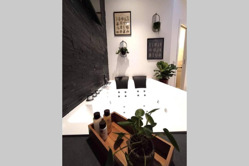 Elegante Open Space Con Vasca Idromassaggio A Trastevere * Roma