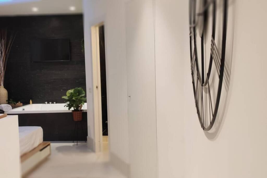 Elegante Open Space Con Vasca Idromassaggio A Trastevere Appartamento Roma