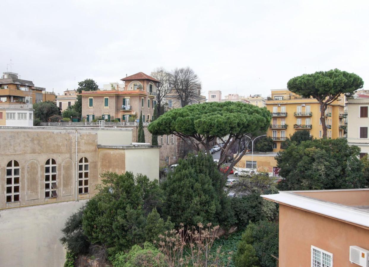 In The Clouds Over Trastevere, Penthouse * Roma