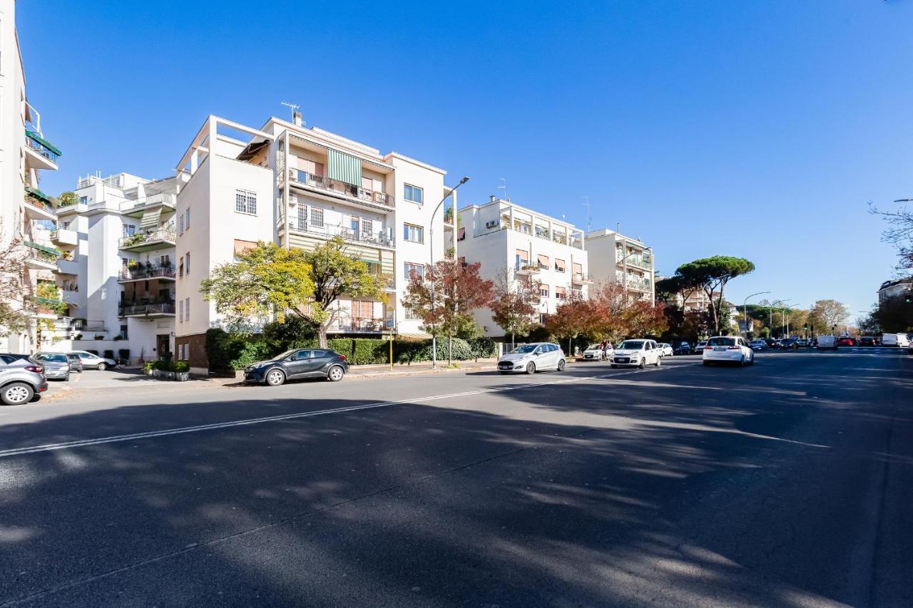 Bmga L Incredible 3bdr With Balcony In Center