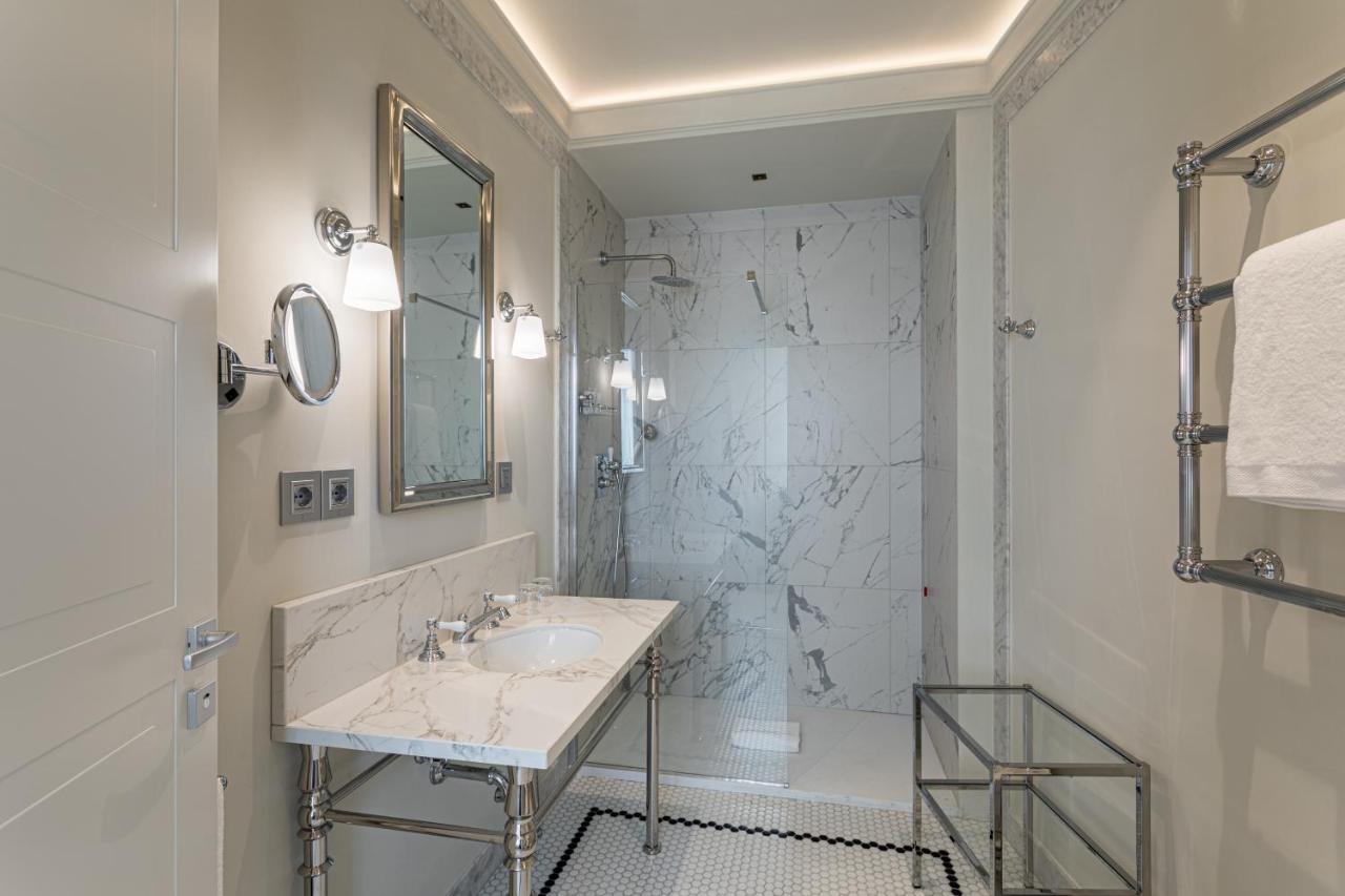 Gasthof Room Mate Collection Gran Filippo, Rome-Fontana Di Trevi