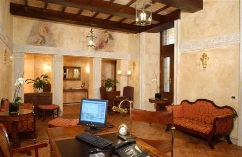 Hotell Palazzo Cardinal Cesi 4*