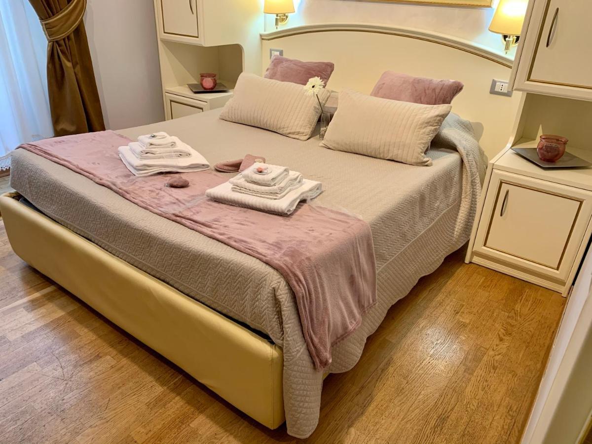 Bed & Breakfast Domus Via Veneto Roma