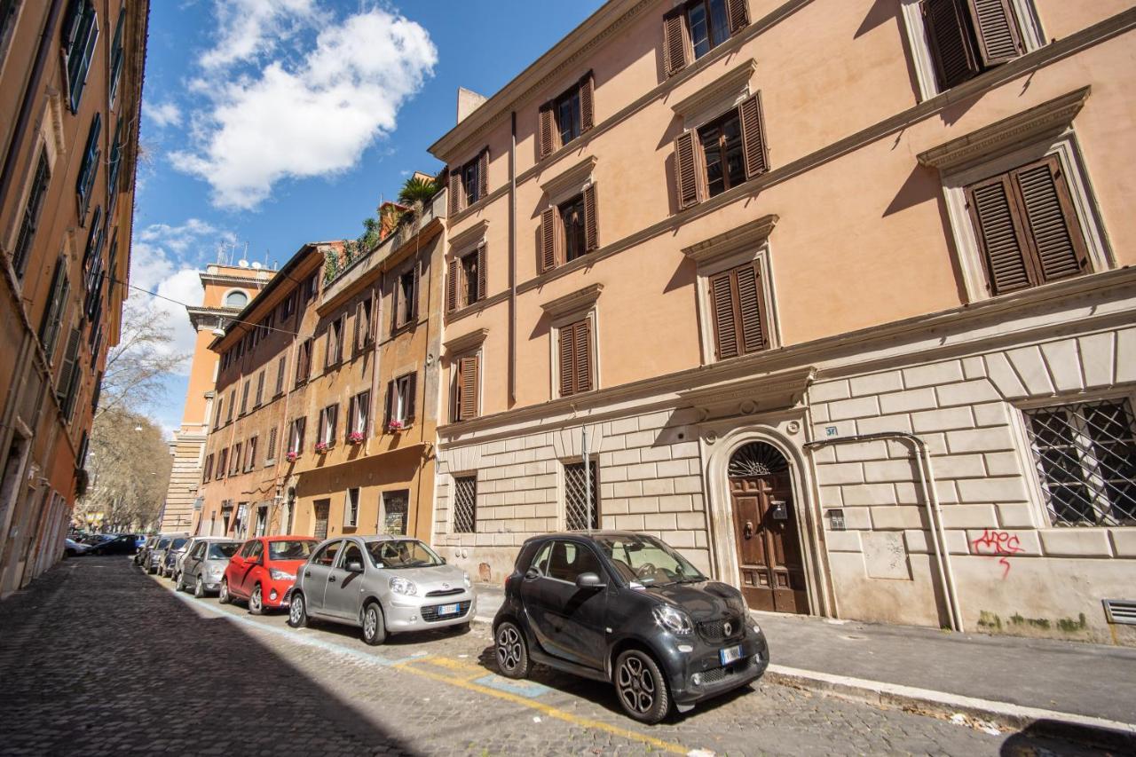 Colonna - Trastevere Roma