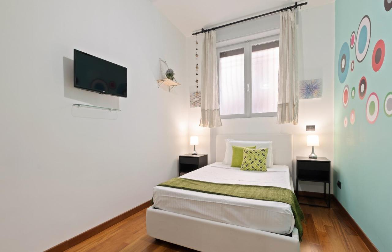 3 Bed Modern Flat - 15 Minutes Walk To Colosseum Apartment Rom