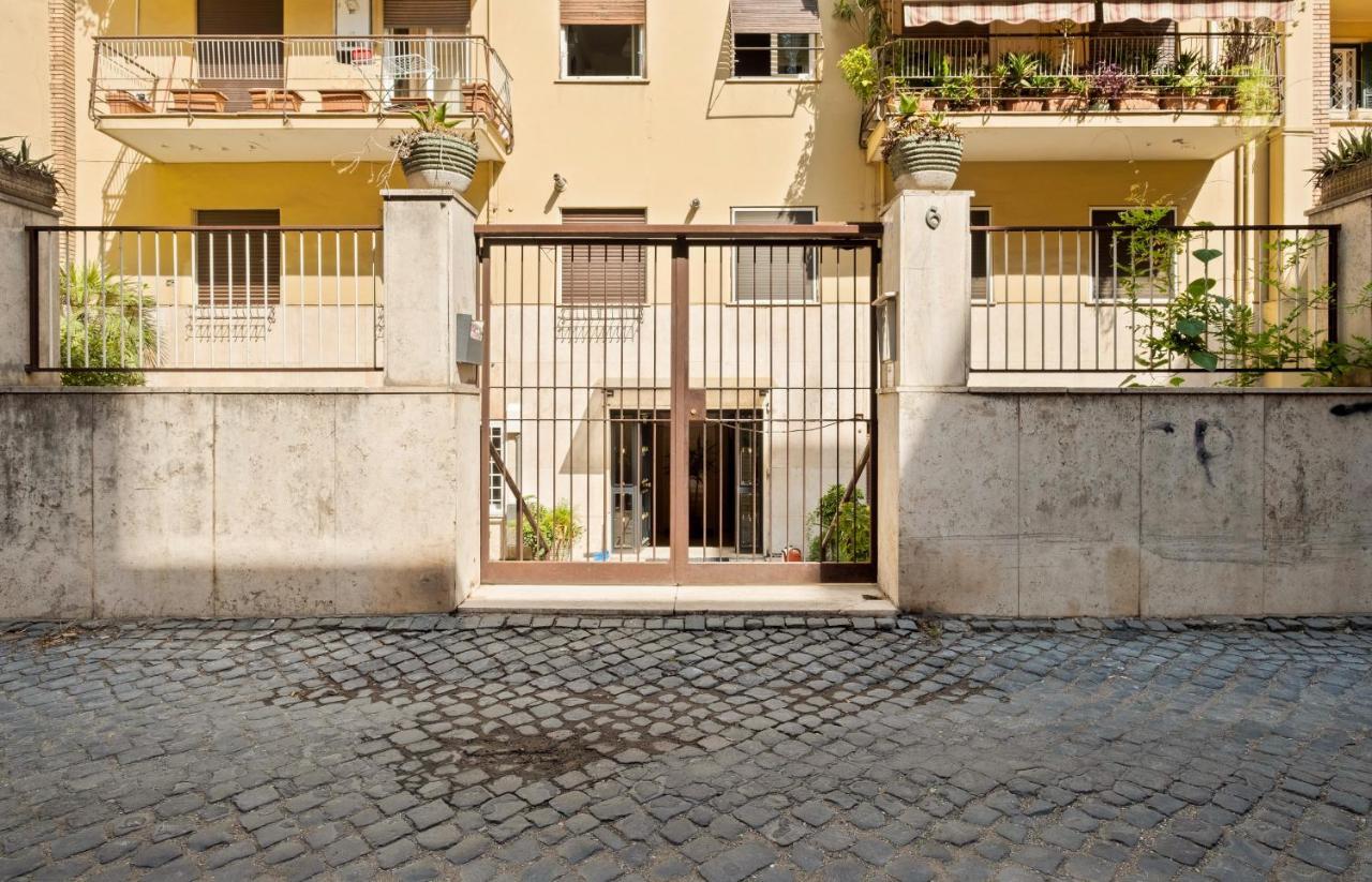 3 Bed Modern Flat - 15 Minutes Walk To Colosseum Apartment