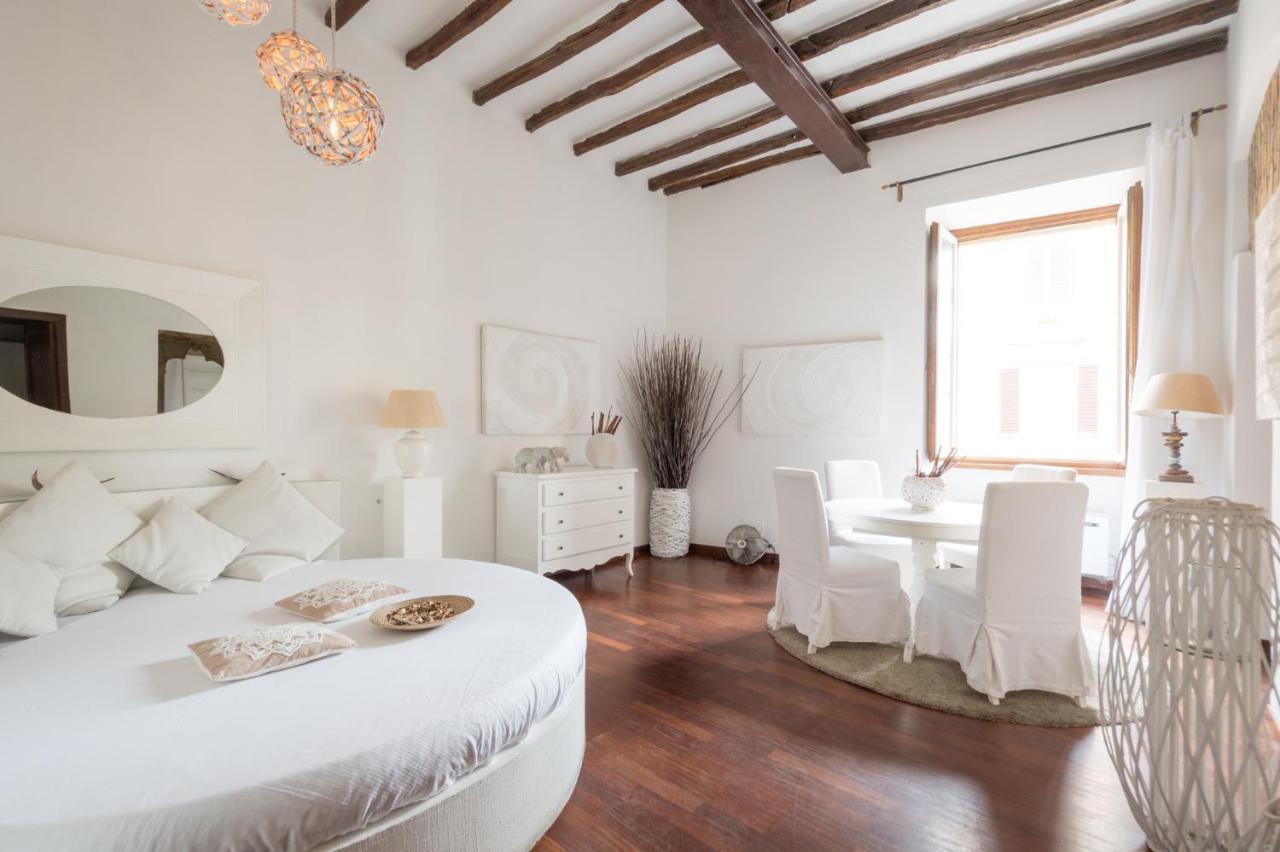 Ghetto Campo Dei Fiori Luxury White
