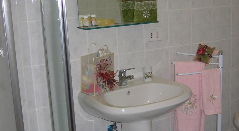 Emily House 3*