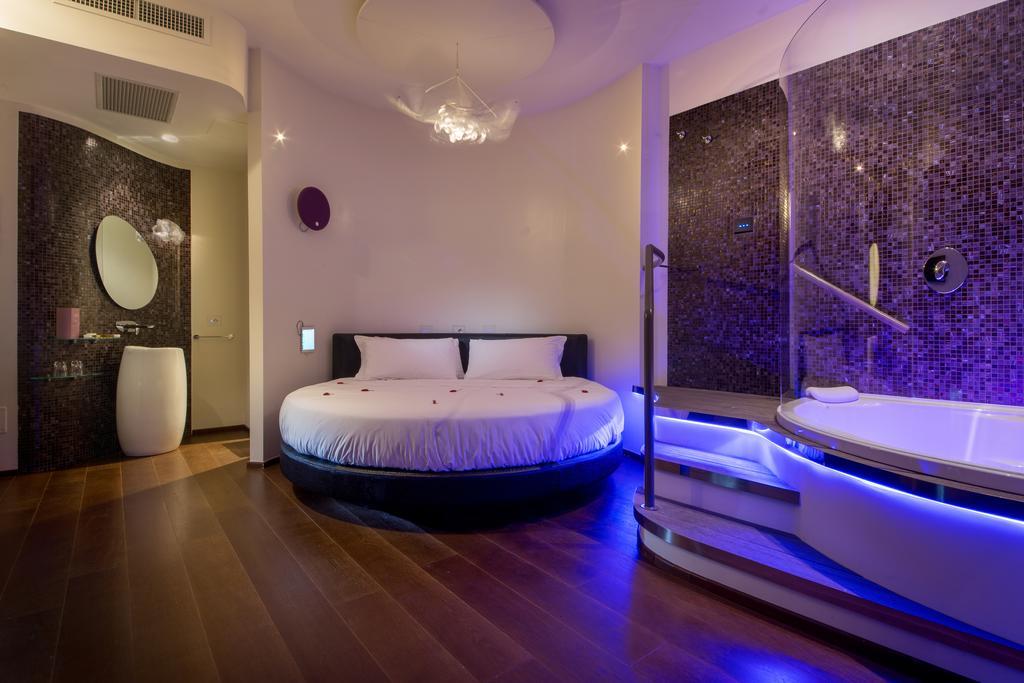 Bed & Breakfast Suitesistina For Brave Lovers