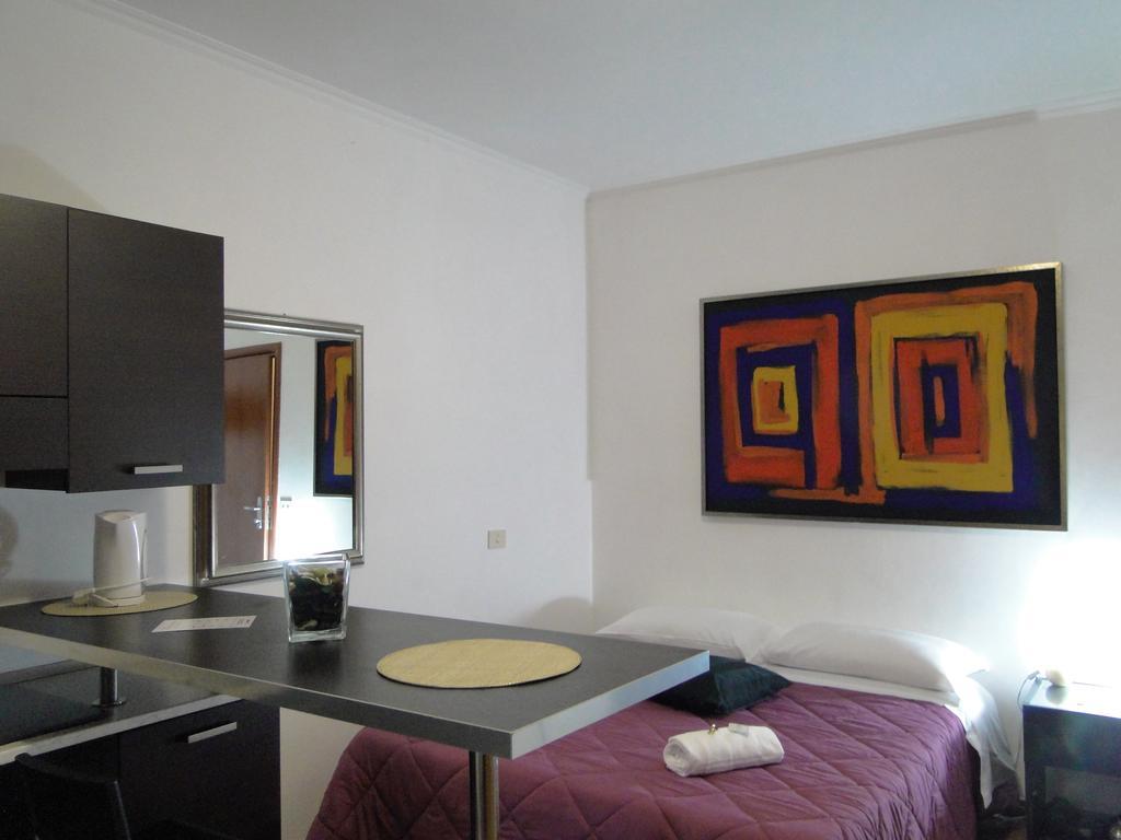 Relais Indipendenza Pensión 3*