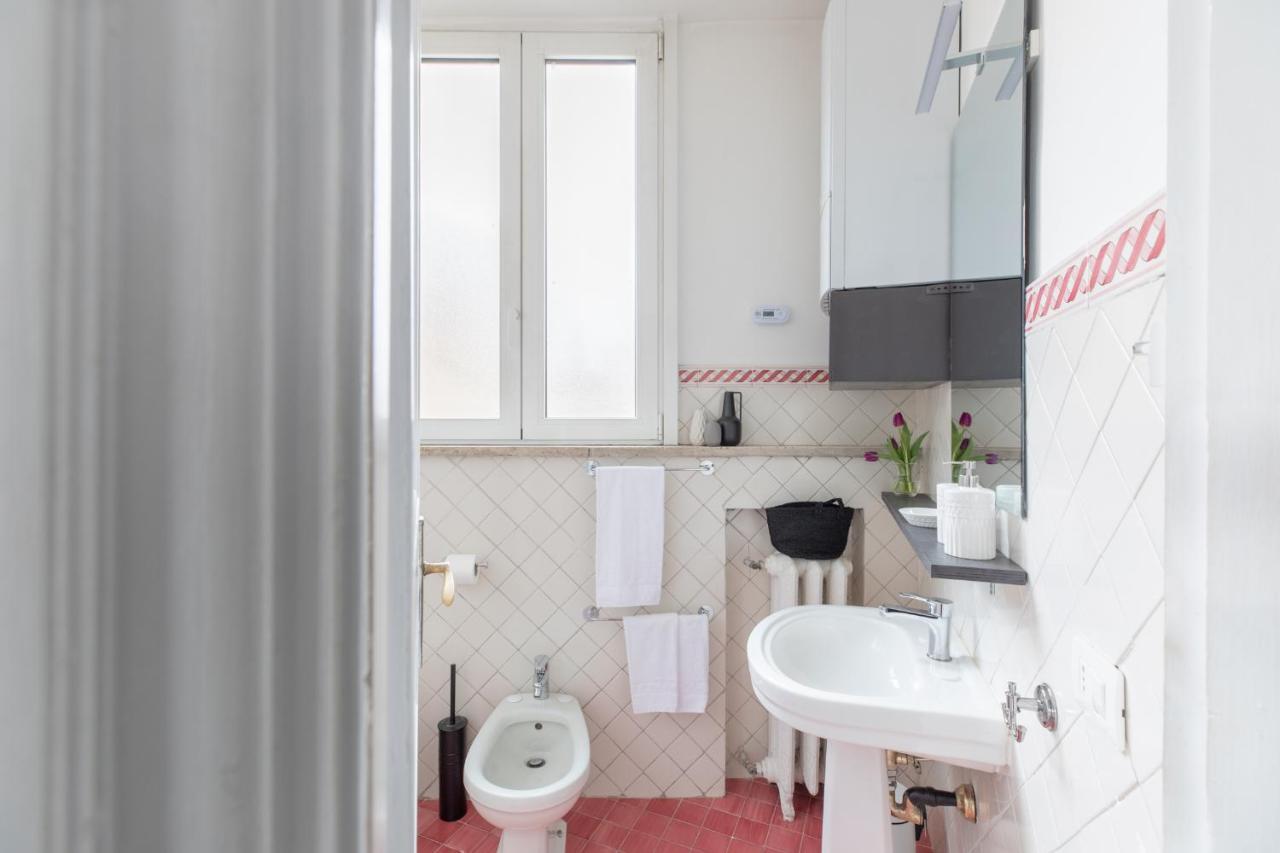 Apartment At Your Feet Rom