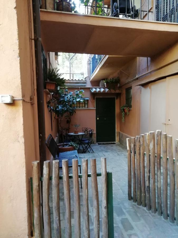 Lovely With Garden In Vatican Museums Trastevere Apartamento Roma